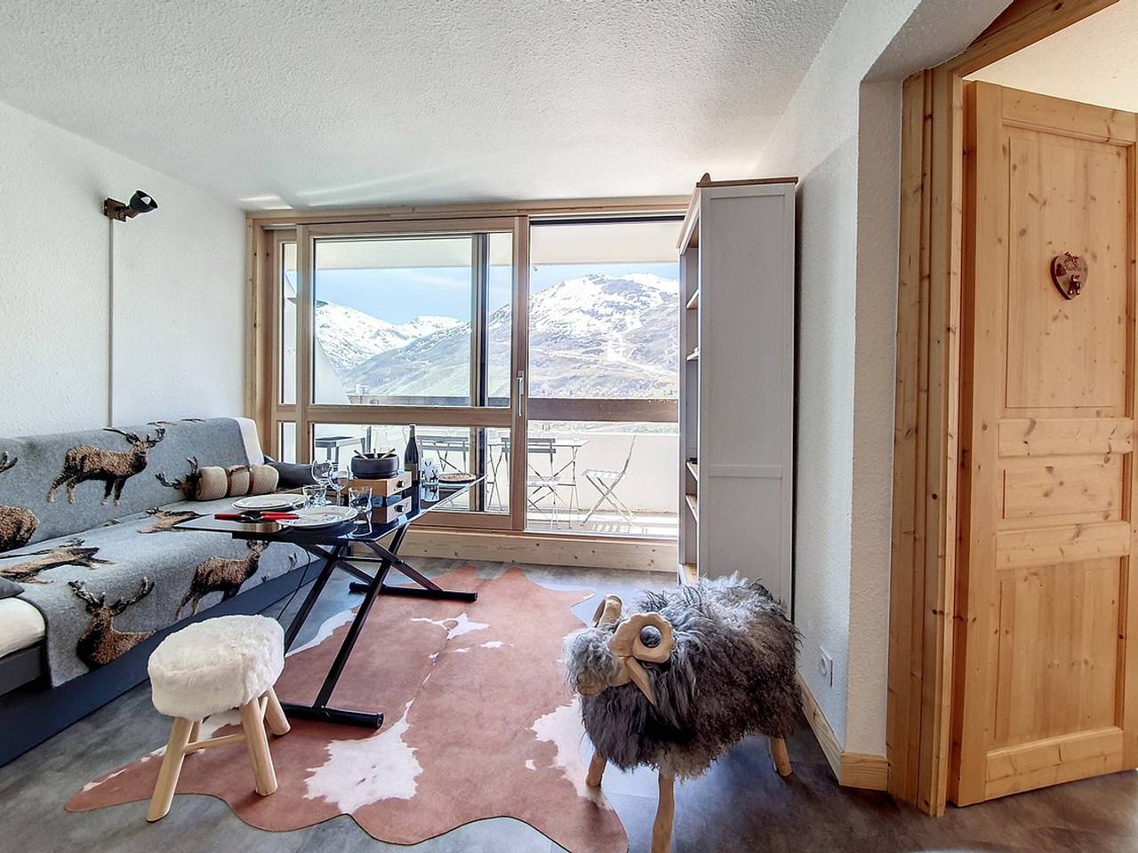 Ganze Wohnung, Modernes 3-Zimmer-Apartment, Ski-in/Ski-out, Balkon, außergewöhnliche Aussicht in Les Menuires, Saint-Martin-de-Belleville