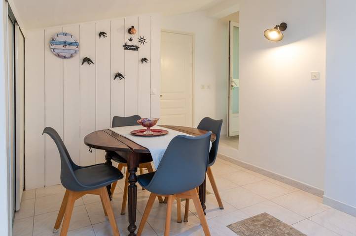 Maison de vacances « F2 à 100 m de la plage » avec vue montagne, Wi-Fi et climatisation in Borgo, Région de Bastia