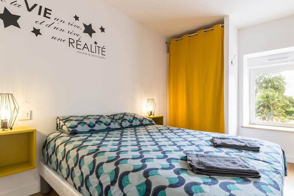 Charming stone house near Mont St-Michel bay in Le Val-Saint-Père, Mont-Saint-Michel Bay