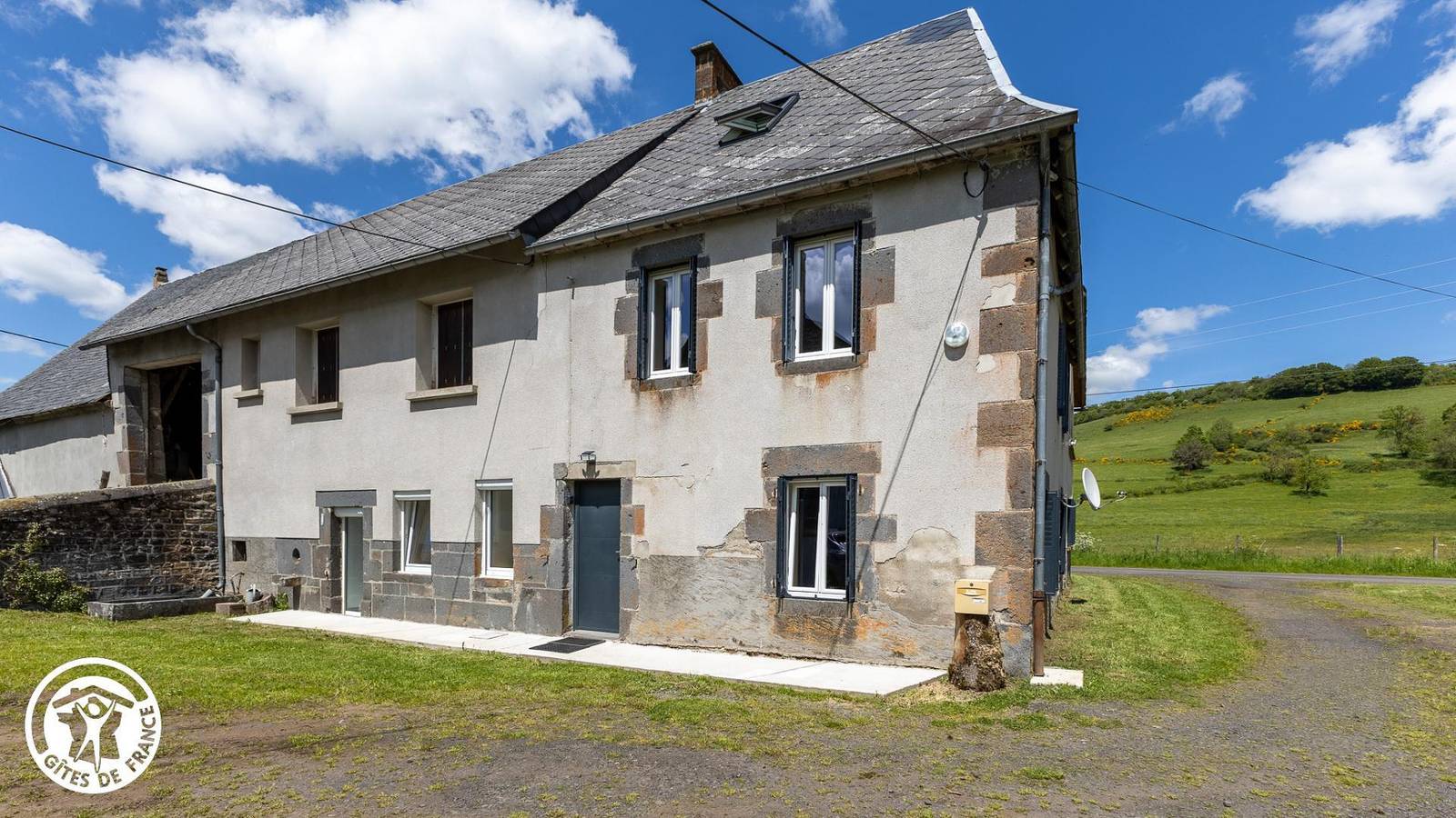 La Roche Malvialle in Perpezat, Regionaler Naturpark Volcans d'Auvergne