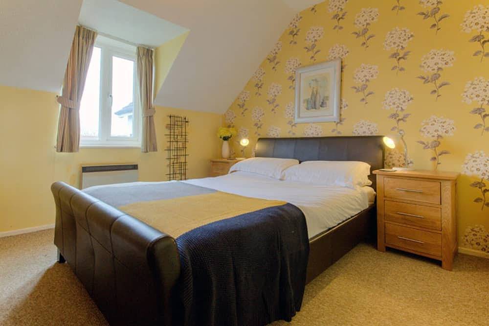 Riverside Holiday Cottage Nr The Iconic Wroxham Bridge. 2-Bedroom Pet-Friendly in Wroxham, The Broads