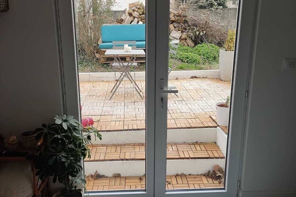 Ganze Wohnung, Superbe appartement avec jacuzzi avec jardin privé in Bron, Rhône