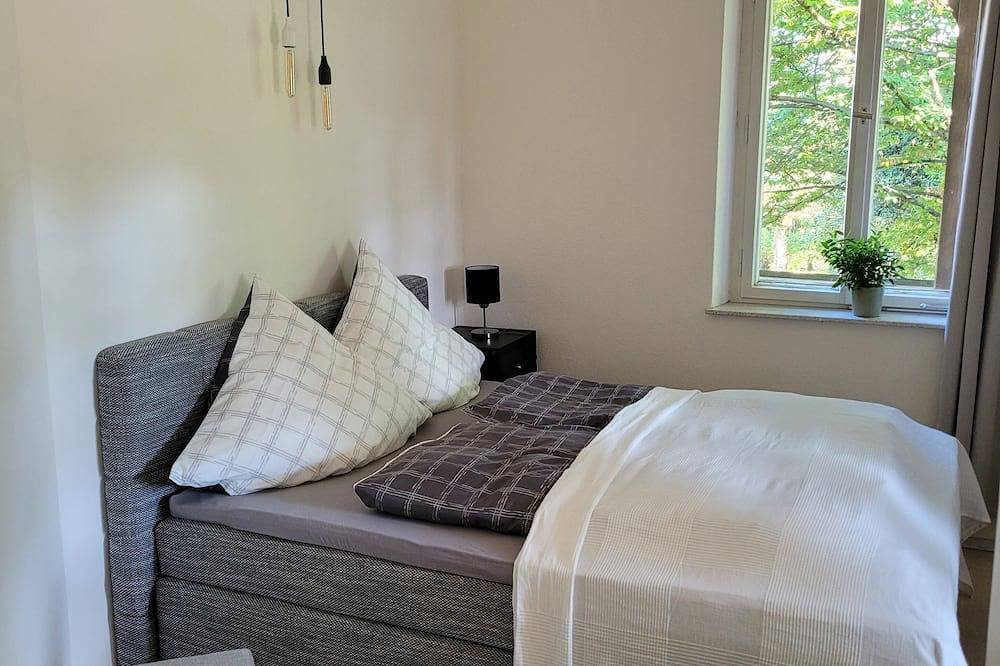 Ganze Wohnung, Zentral und ruhig gelegene alte Villa in Maxhütte-Haidhof, Ostbayern