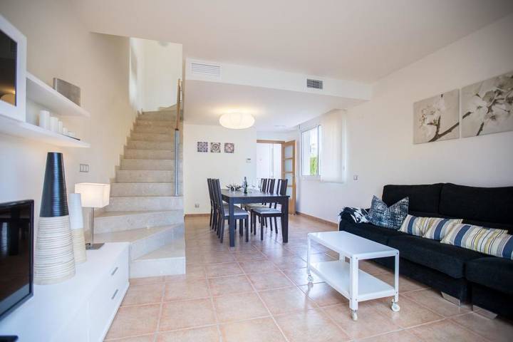 Ferienhaus für 6 Personen, mit Balkon und Terrasse sowie Garten und Pool in Montroig Bahia - 3