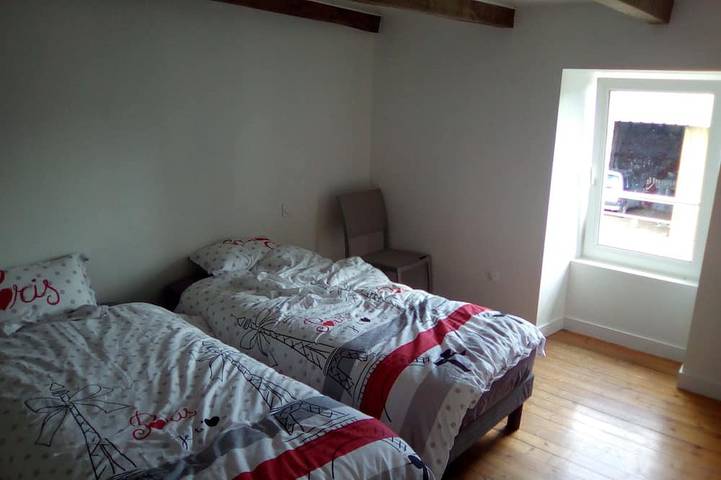 Location de vacances pour 4 personnes, avec terrasse à Cast - 3