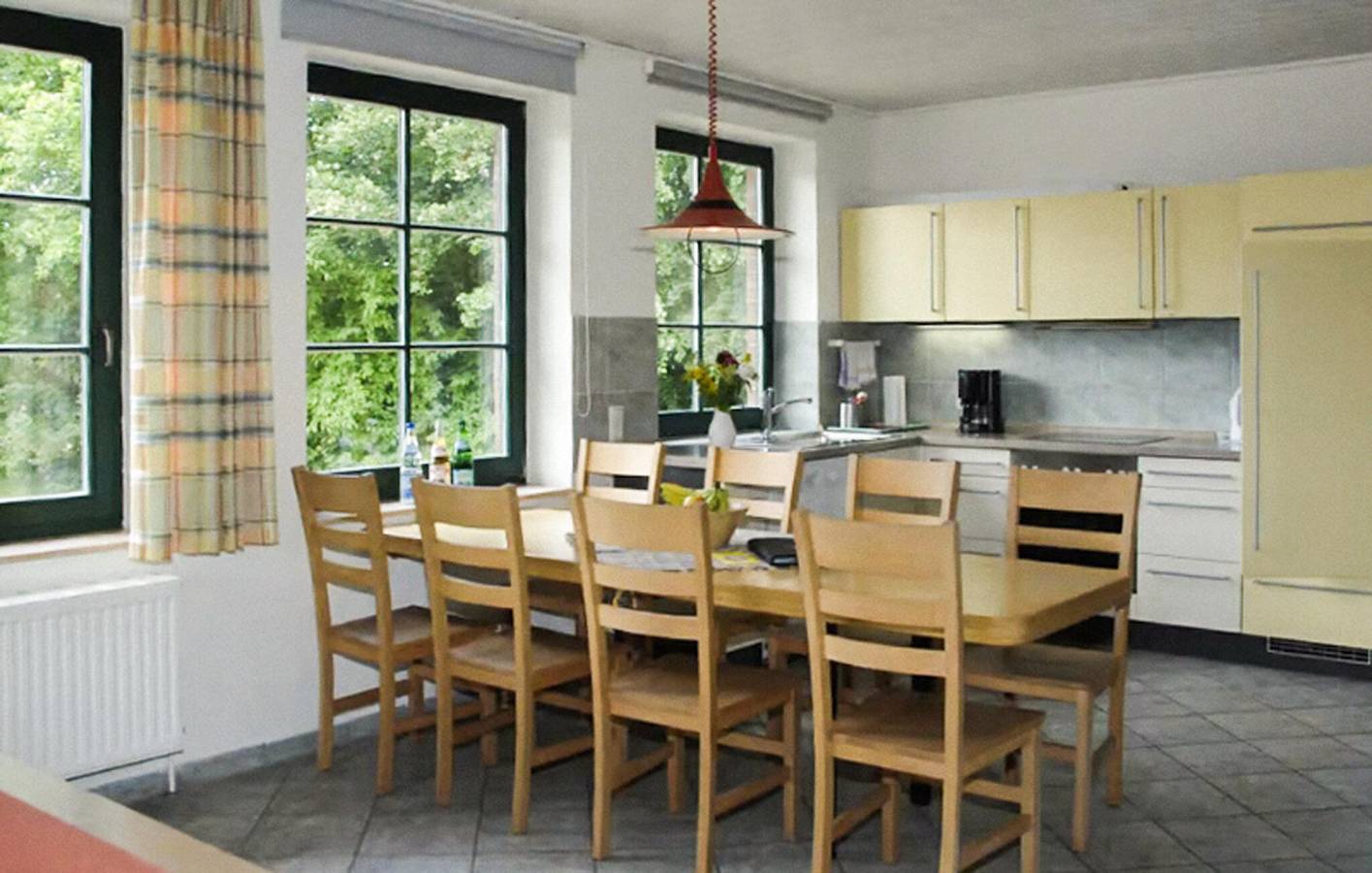 Gemütliche 2-Zimmer-Wohnung mit Terrasse in der Nähe von Restaurants und dem See in Ribnitz-Damgarten, Fischland - Darß - Zingst