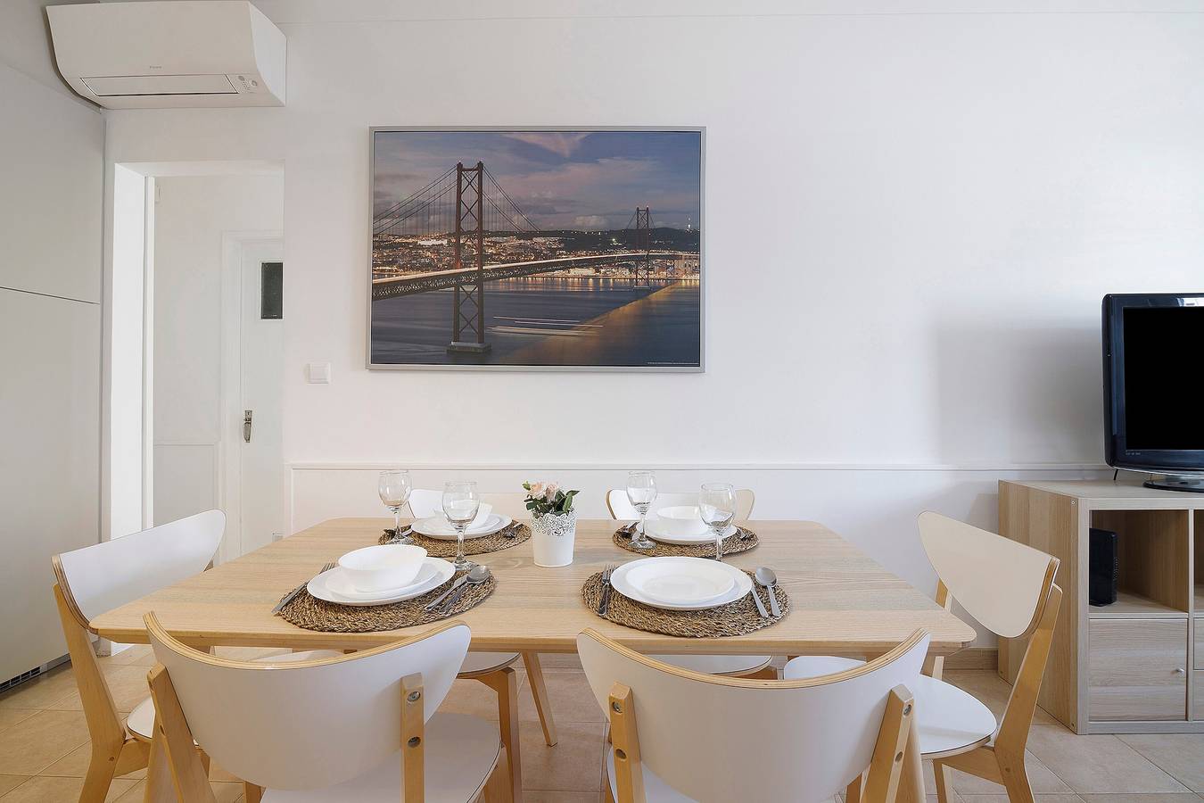 Apartamento inteiro, Apartamento 'Fantástico T2 Albufeira Centro' com Vista Mar, Wi-Fi e Ar Condicionado in Albufeira, Distrito de Faro