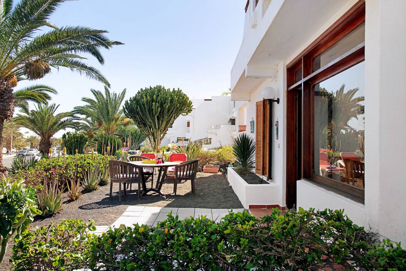 Apartamento entero, Apartamento vacacional 'Isla y Océano' con piscina y Wi-Fi in Playa Bastián, Teguise