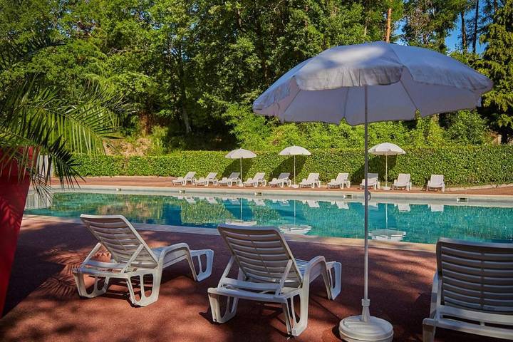 Camping pour 6 personnes, avec piscine et bassin pour enfant ainsi que jardin et vue dans Essonne - 2