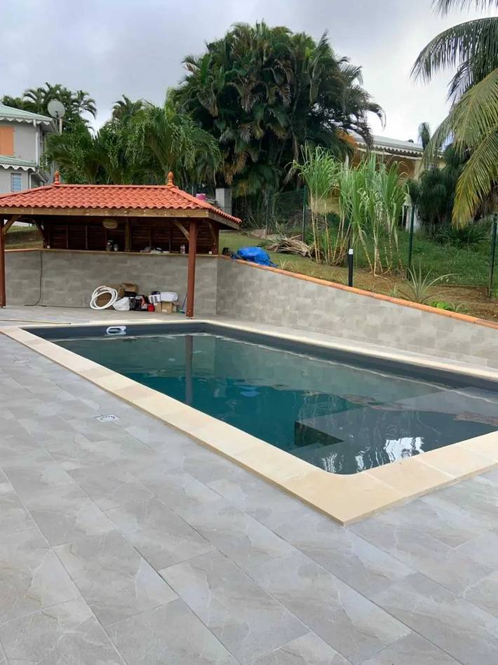 Gîte pour 6 personnes, avec piscine et terrasse à Gros Morne (homonymie)