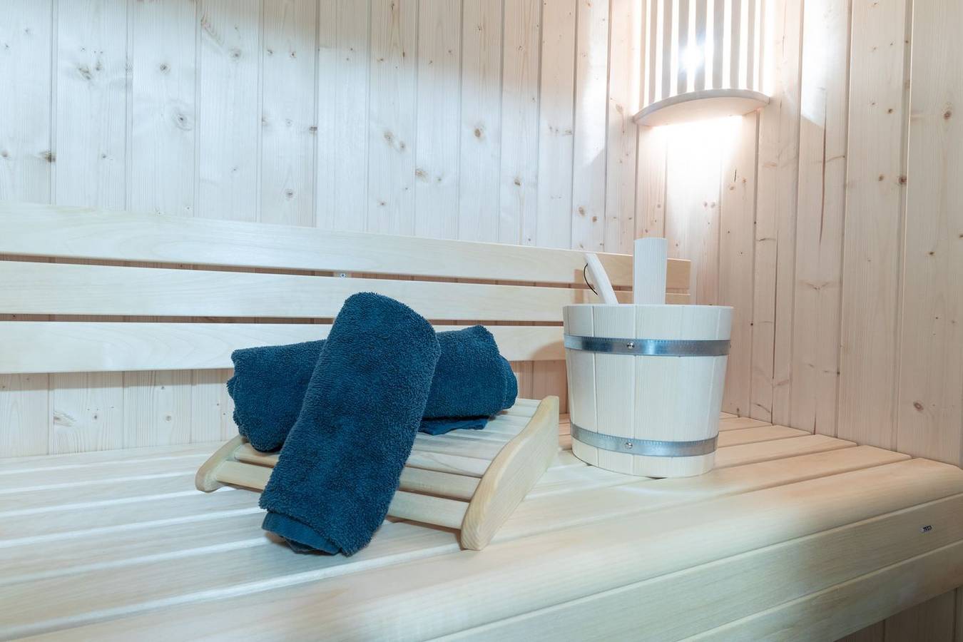 Ganze Wohnung, Dorumer Sielhuus 19 – Nordseeglück. Dachterrasse. Stilvoll. Ruhig. in Dorum-Neufeld, Dorum