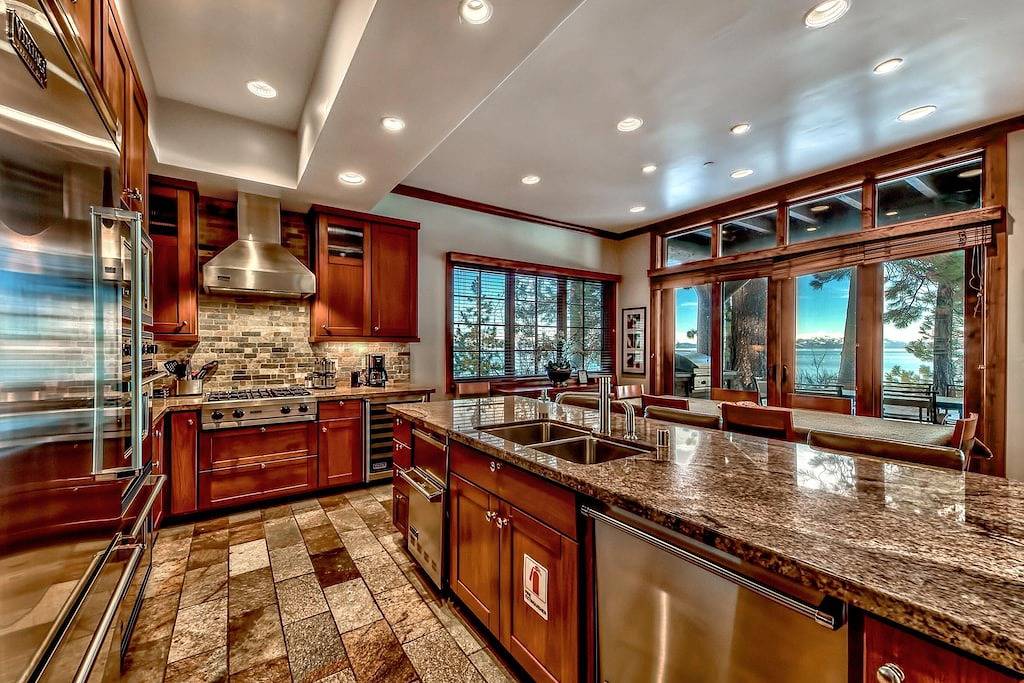 3 Sierra Shores Luxury Lakefront- 3Br/3Ba in Bijou Park, South Lake Tahoe