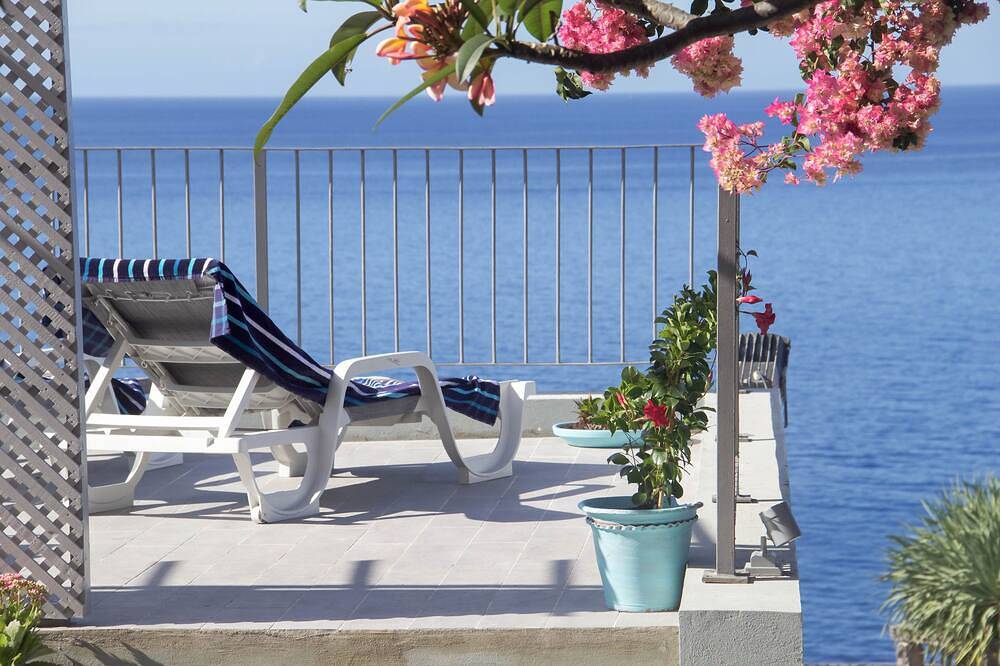 Fantástica Villa en la propiedad sobre el mar y con vistas a Funchal in Lazareto, Funchal (Santa Maria Maior)