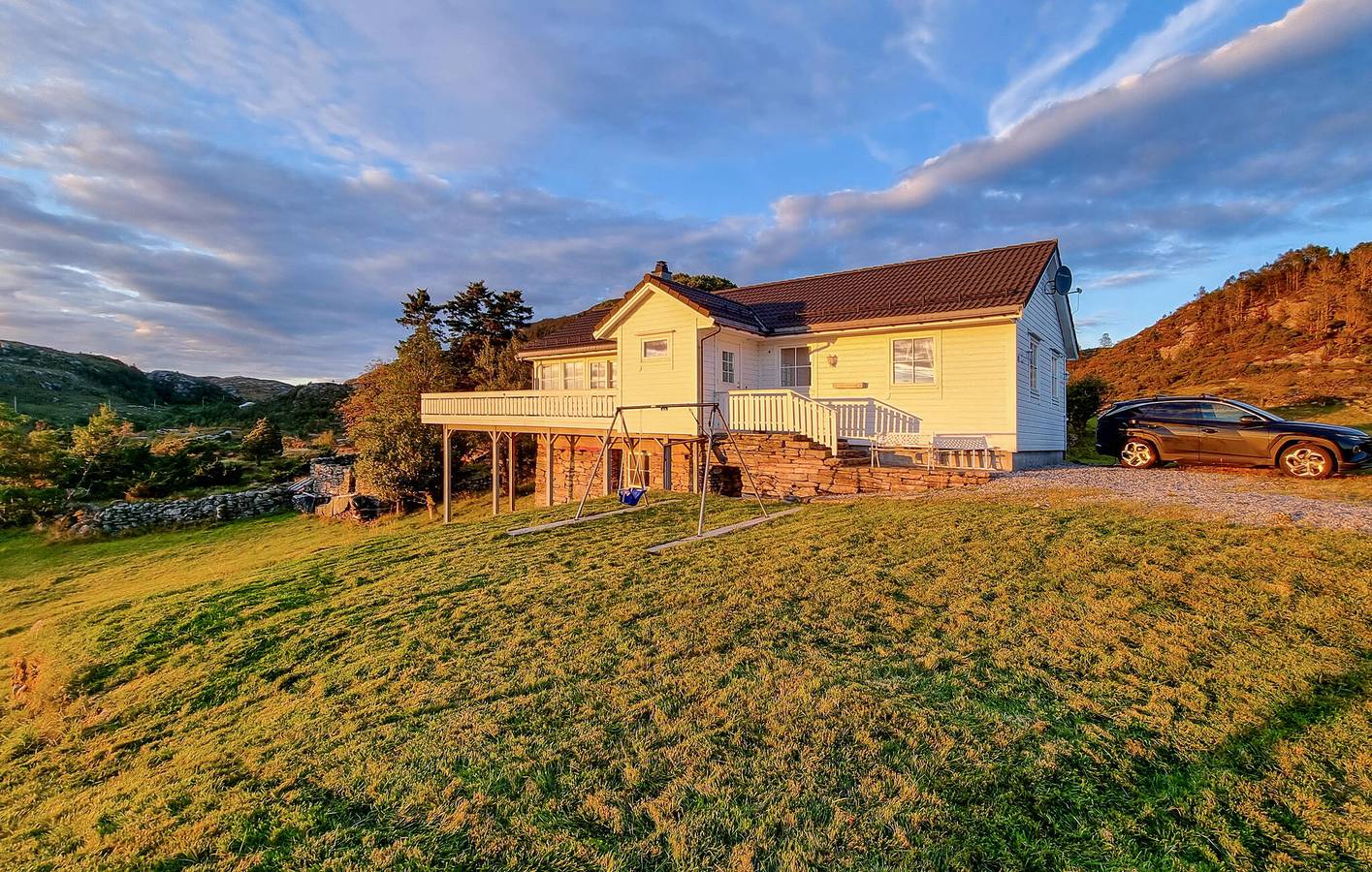 Ferienhaus für 9 Personen mit Terrasse in Gulen