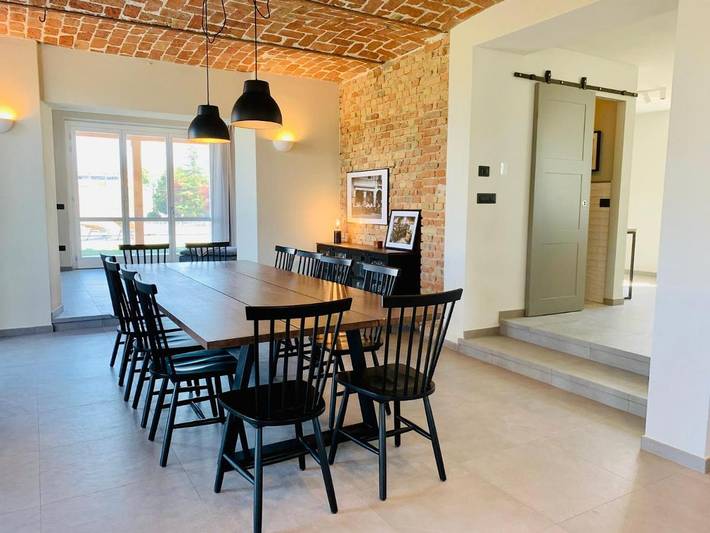 Location de vacances pour 12 personnes, avec piscine et vue ainsi que jardin et terrasse à Nizza Monferrato - 2