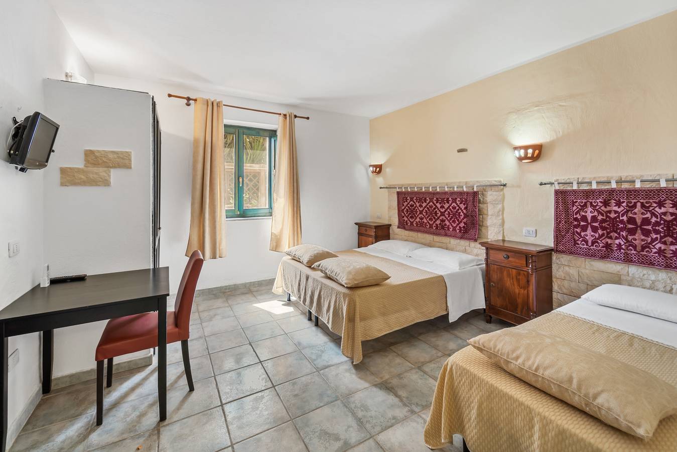 Dreibettzimmer mit Gemeinschaftspool und -küche, Wi-Fi und Klimaanlage in Gonnesa, Iglesiente