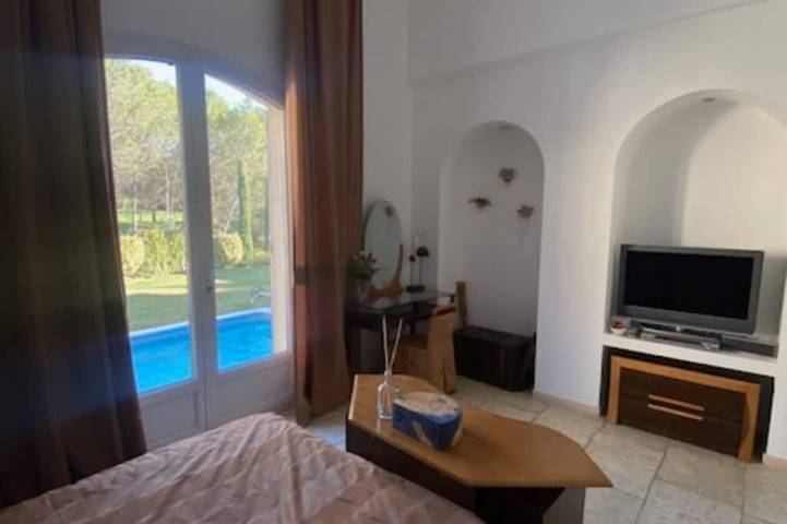 Location de vacances pour 6 personnes, avec jardin ainsi que jacuzzi et terrasse, animaux acceptés dans Golf de Pont Royal - 2