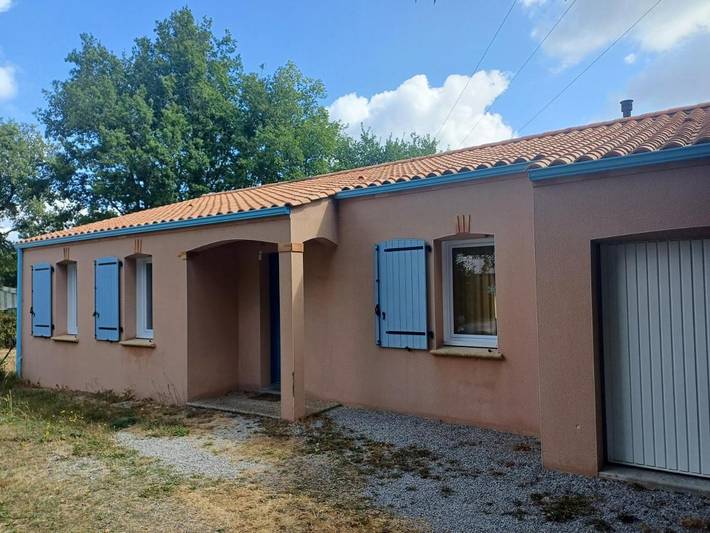 Location de vacances pour 6 personnes, avec vue et terrasse, animaux acceptés à La Boissière-des-Landes