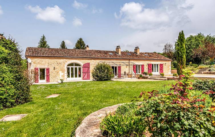 Location de vacances pour 14 personnes, avec jardin et piscine ainsi que jacuzzi et terrasse à Villamblard - 4