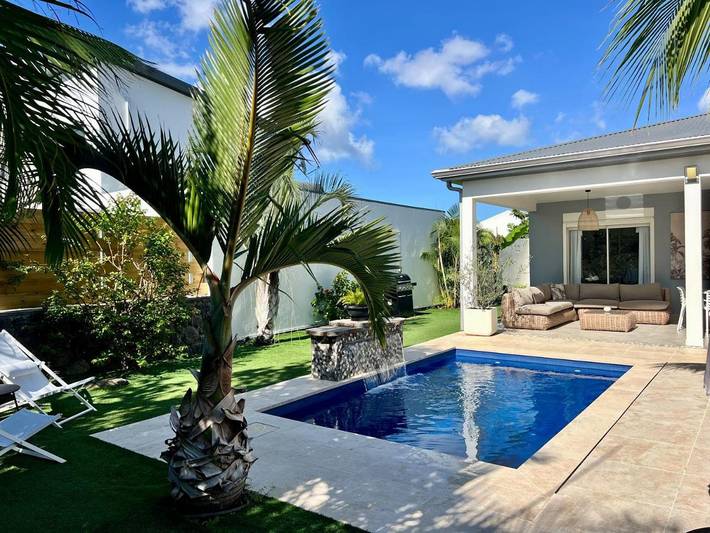 Chalet para 8 personas, con jardín y piscina además de sauna y jacuzzi - 1