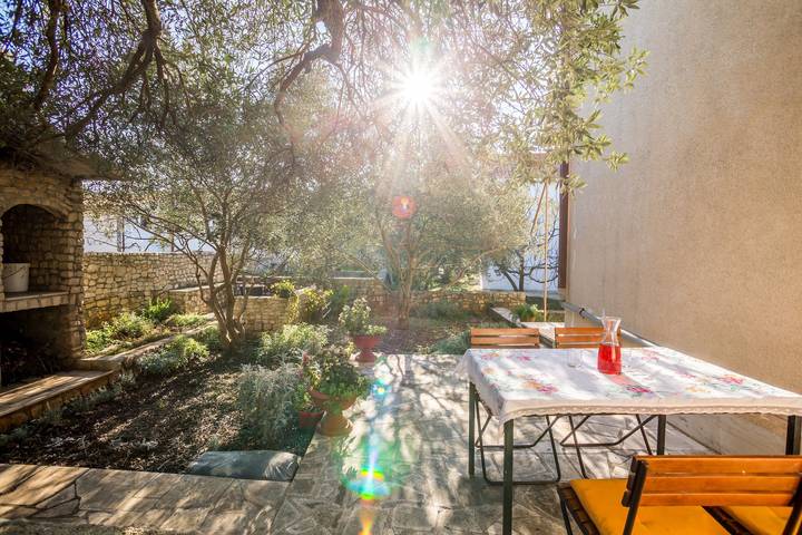 Ferienwohnung für 4 Personen, mit Terrasse in Split-Dalmatien - 2