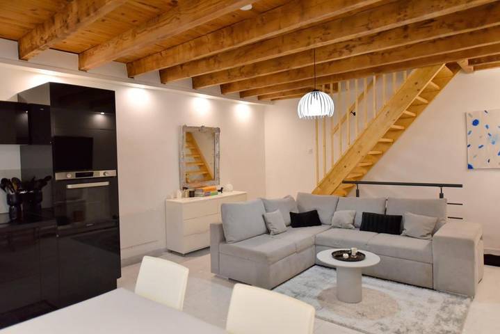 Gîte pour 6 personnes, avec jardin et vue, animaux acceptés à Grésy-sur-Isère