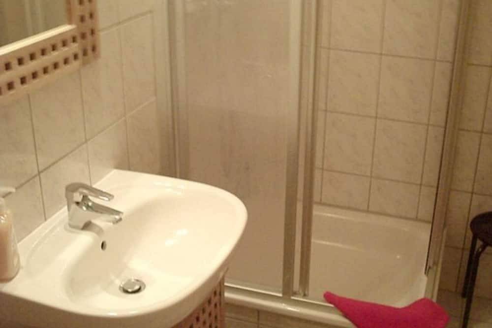 Apartamento entero, Holiday Room I - Habitación de vacaciones Zur Quelle in Stralsund, Alrededores de Stralsund