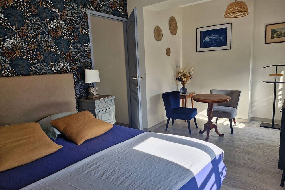 Habitación Pmr con Encanto en Briare: Terraza, Mascotas Permitidas y Desayuno. in Briare, Región de Montargis