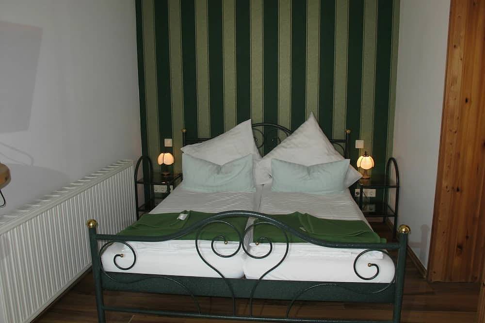 Angenehme Wohnung in einem Ferienhaus für 2 Personen mit  W-Lan, Tv und Terrasse in Altenkirchen, Rügen