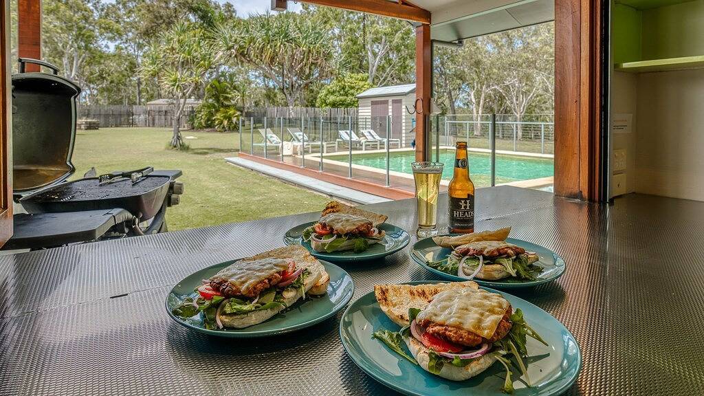 Fesselndes, privates und geräumiges Zuhause, abgelegen von Anbauflächen in Peregian Beach, Noosa