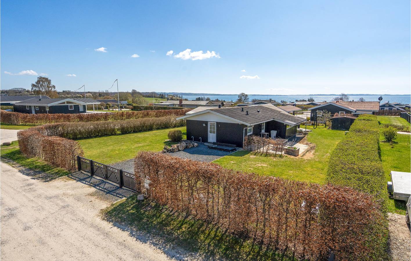 Ferienhaus für 6 Personen mit Terrasse in Følle Strand, Süddjursland