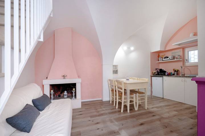 Entire apartment, Apartment 'La Casetta Rosa' in Martina Franca, Taranto Province