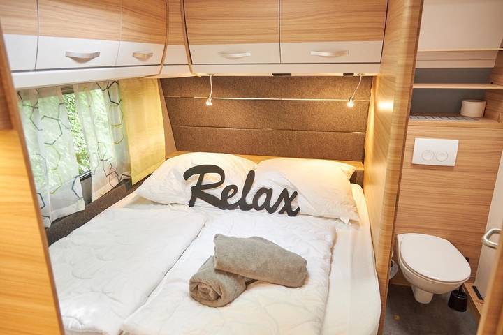 Camping voor 5 personen, with Terras and Tuin as well as Uitzicht aan de Noordzee