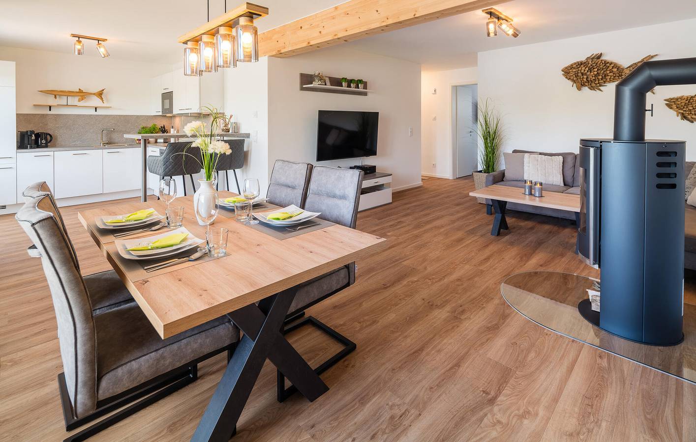 Geheel vakantieappartement, Appartement met terras aan zee, WiFi & parkeerplaats, 1000m van het strand in Tossens, Butjadingen