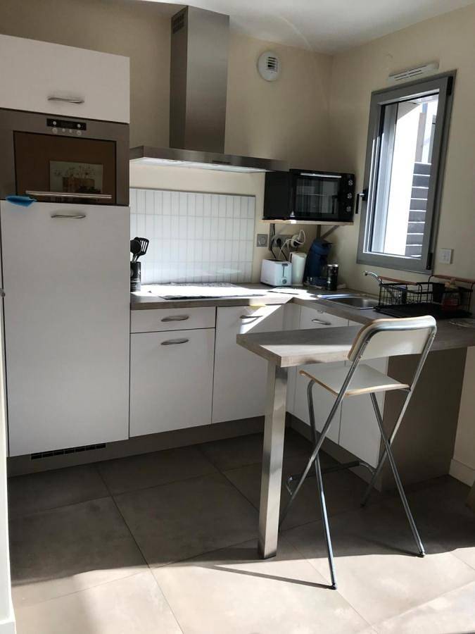 Appartement entier, One-Bedroom Apartment in Saint-Lunaire, Région de Saint-Malo
