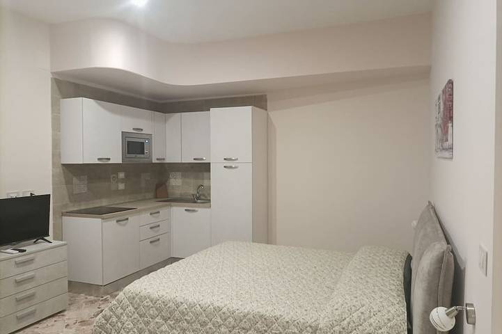 Vacation rental for 5 people, with balcony and yard in Pompei