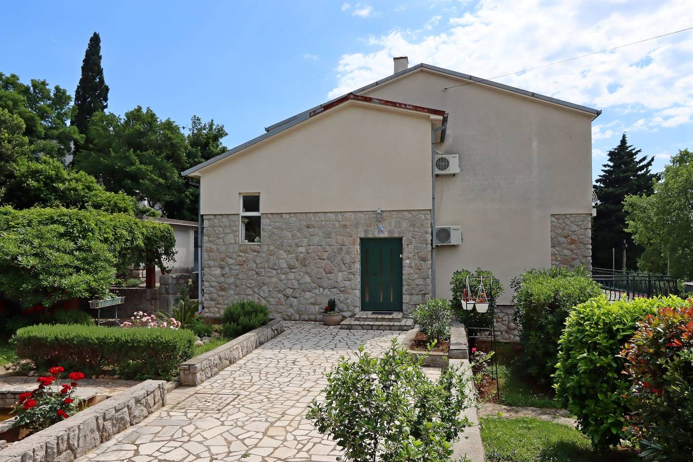 Ganze Wohnung, 3-Zimmer-Ferienwohnung mit Balkon und Meerblick Klenovica, Novi Vinodolski A-5516-a in Klenovica, Primorje-Gorski Kotar