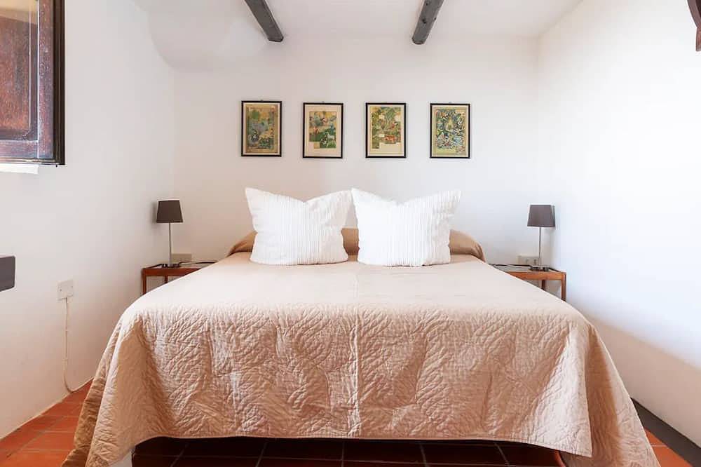 Apartamento entero, Garden Apartment with Sea view -- hilltop Medieval village, 10' from the Beach. in Castagneto Carducci, Costa Etrusca