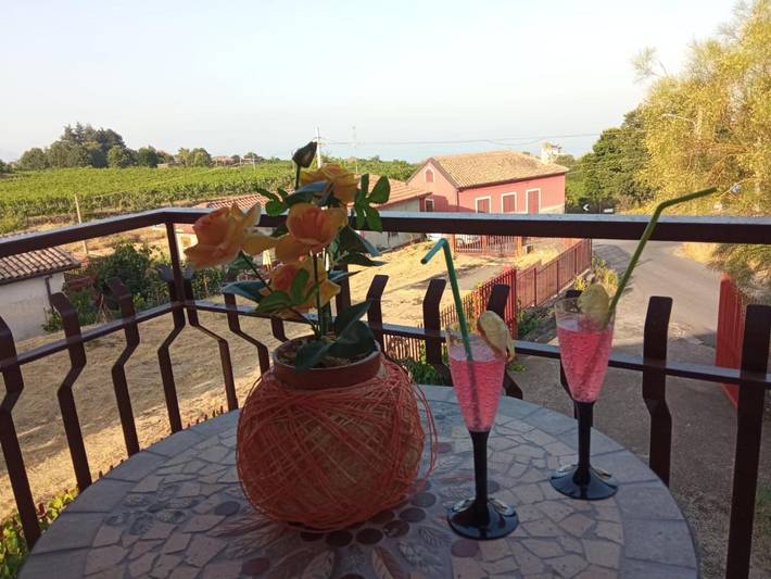 Location de vacances pour 5 personnes, avec vue et balcon, animaux acceptés à Milo - 3