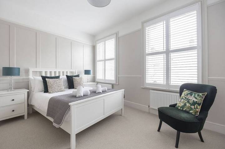 En Ville-Maison-Salle de bain privée-Vue sur Rue in Cheltenham, Gloucestershire