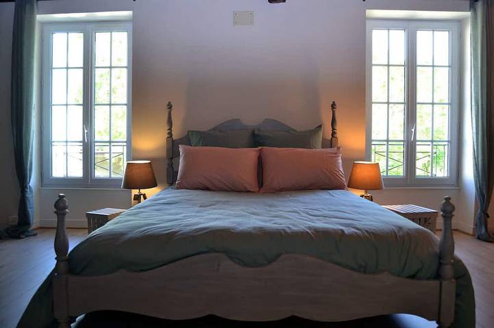 Gîte pour 7 personnes, avec jacuzzi ainsi que jardin et piscine, animaux acceptés à Ardillières - 2