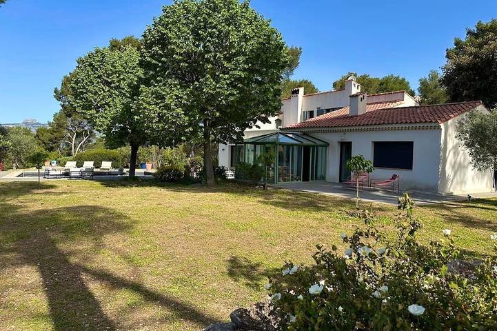 Ferienhaus für 8 Personen, mit Terrasse und Garten