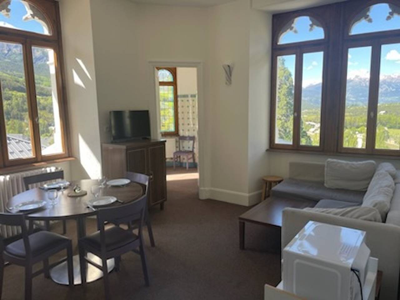 Appartement entier, Appartement T3 dans Château des Magnans, Jausiers - 6 pers, piscine, sauna, proche Barcelonnette in Jausiers, Parc national du Mercantour