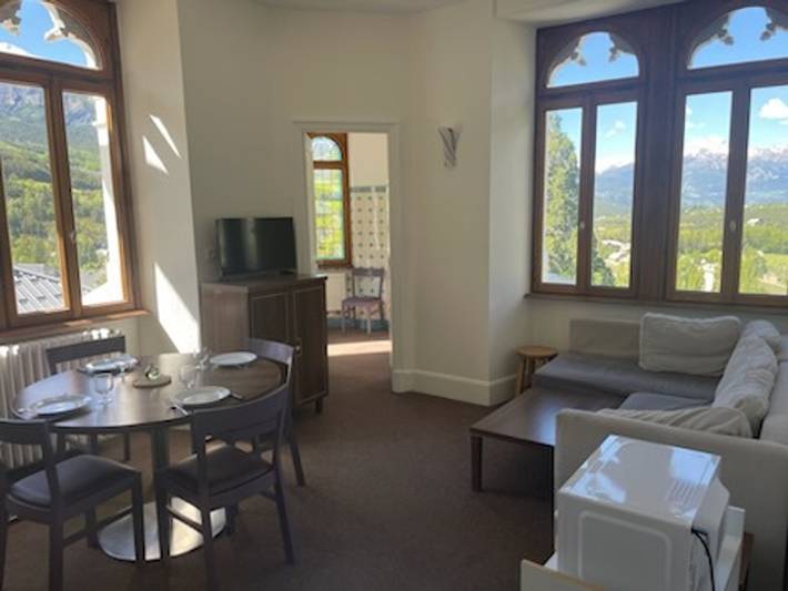 Gîte pour 4 personnes, avec balcon et piscine dans le Parc national du Mercantour