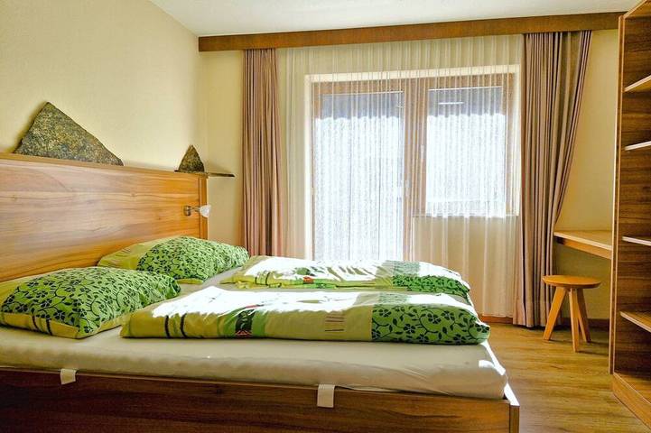 Ferienhaus für 27 Personen, mit Garten in Längenfeld - 2