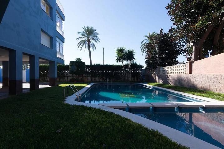Gîte pour 5 personnes, avec Balcon et Terrasse ainsi que Piscine et Vue à Castelldefels - 3