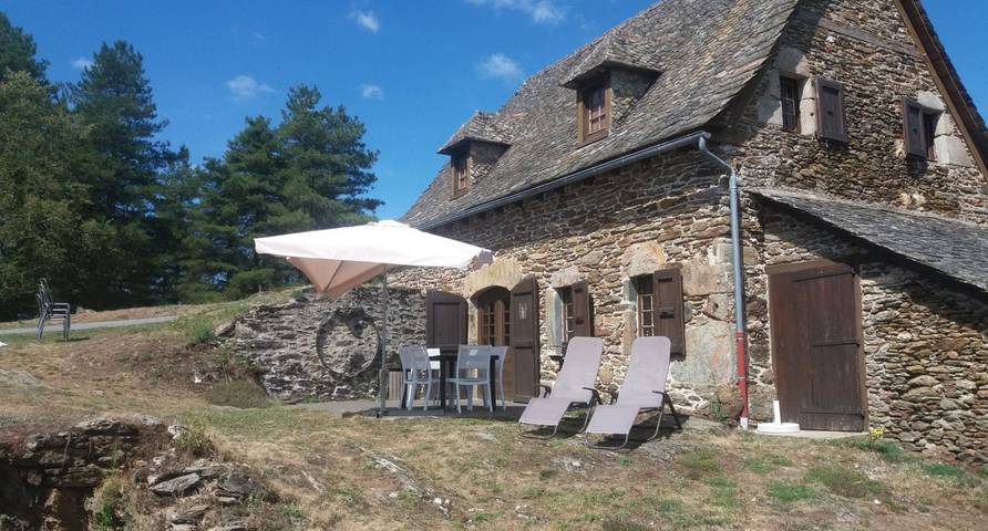 Gîte pour 6 personnes, avec piscine ainsi que jardin et terrasse - 1