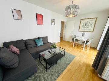 Apartmenthotel für 9 Personen, mit Ausblick und Balkon bei der Museumsinsel Berlin