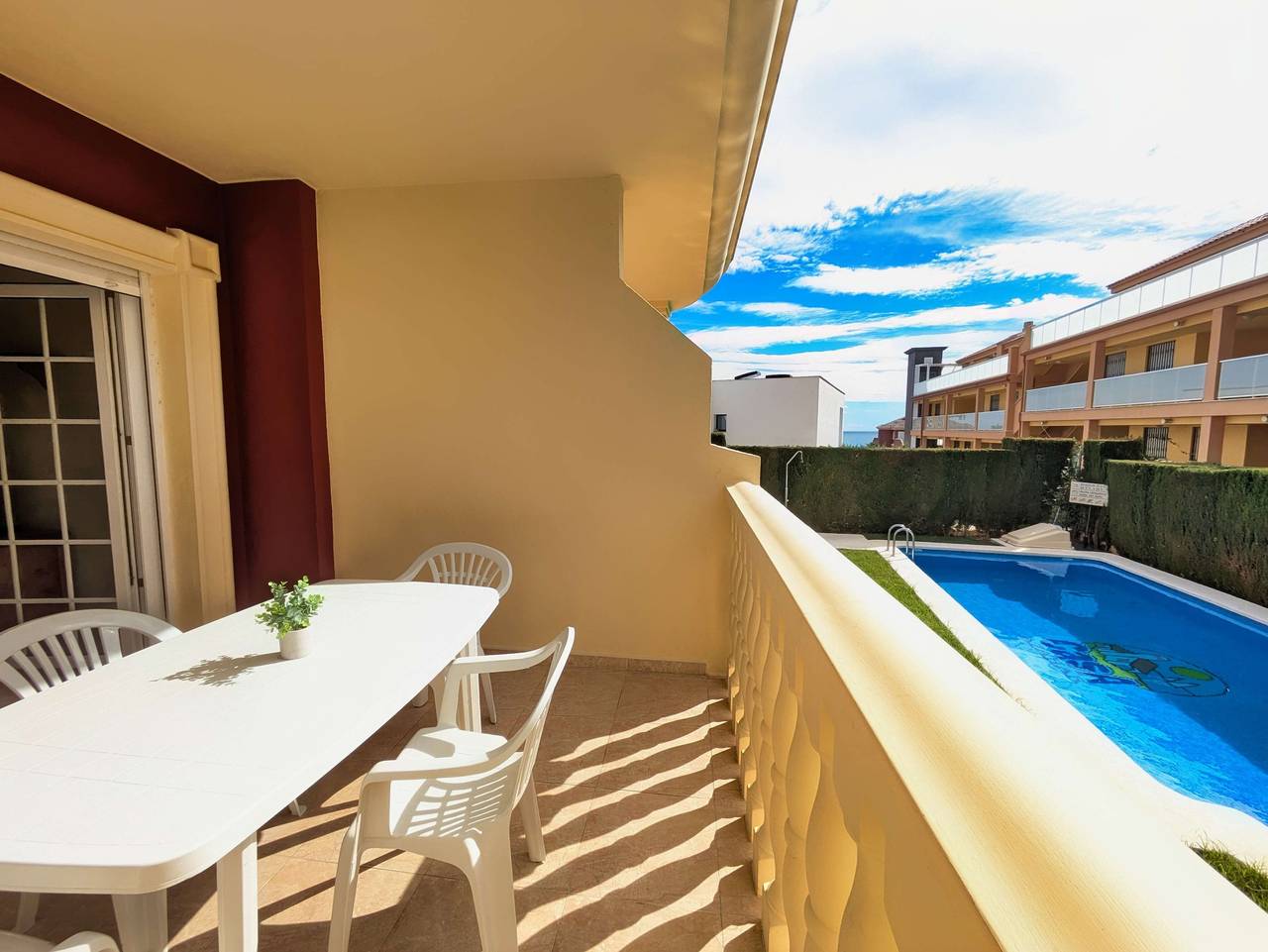 Ganze Wohnung, Bajo con terraza junto a la piscina - Madeira in Alcossebre, Alcalà de Xivert