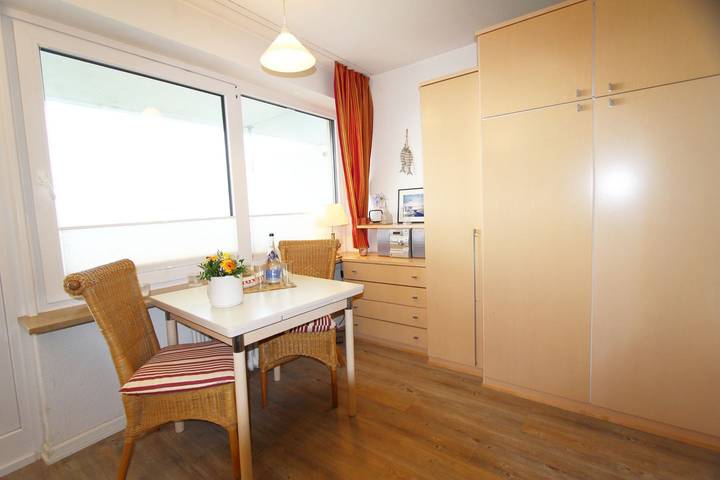 Ferienwohnung für 2 Personen, mit Balkon in Wenningstedt - 4